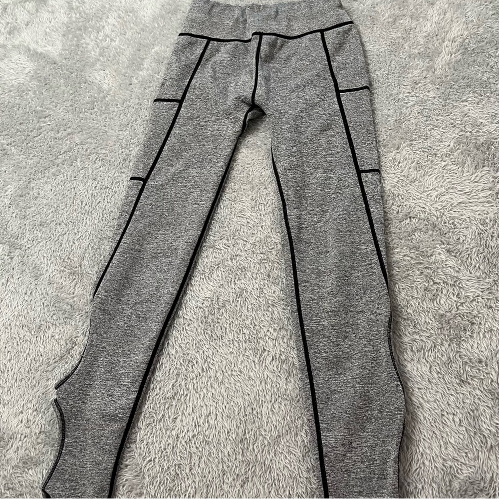 Soho Girls gray leggings small